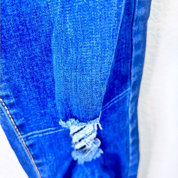 Classic Blue Kids Jeans with Distressed Accents Size 12 - Picture 7 of 13